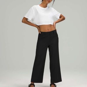 Lululemon City Sleek 5 Pocket Wide-Leg High Rise 7/8 Pant in Black - Size 29